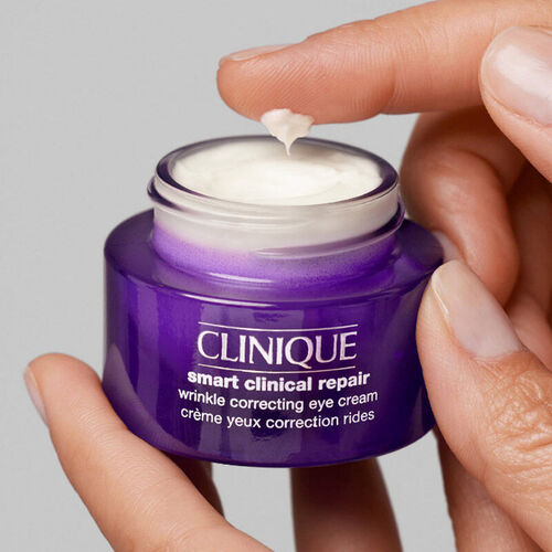 Clinique Smart Clinical Repair Kırışıklık Görünümü Karşıtı Göz Kremi 15 ml